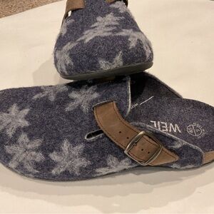 Dr. Weil wool clogs